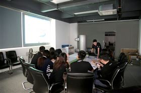 強化服務(wù)意識，提升商務(wù)能力11